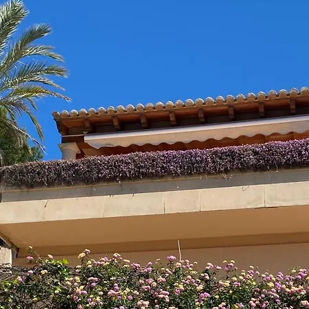 Vistabonita With Sea View In Hills